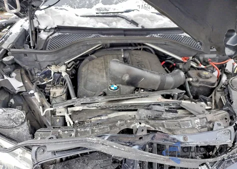 2015 BMW X5 xDrive35I z USA, uszkodzony, nr VIN 5UXKR0C50F0P16314